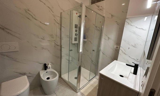 Pero Apartment | 5 min to metro redline and 15 min walk to Expo