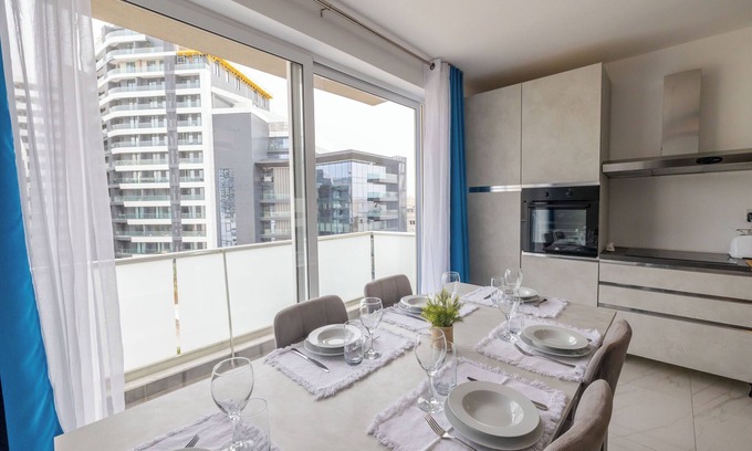 Sliema Apartment | 5 mins walk from Valletta Ferry - Apartment in Sliema with City and Sea View