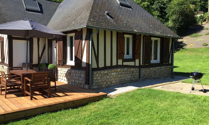 Ablon House | 5 minutes from Honfleur house with garden and parking for 7 people