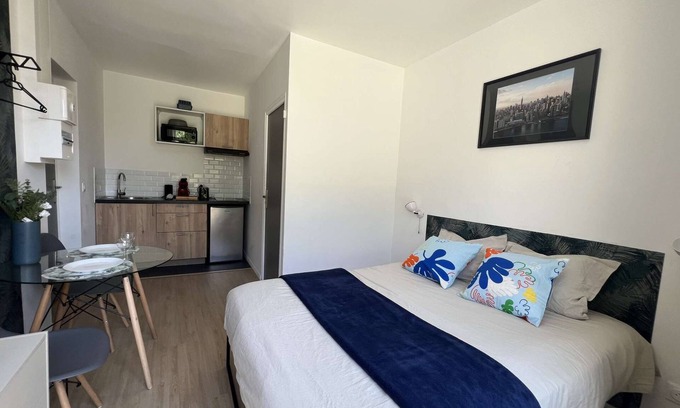 Chatellerault Apartment | 5-minute walk from TGV station