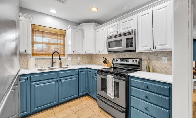 Stillwater House | 5 Minutes to OSU! Ideal for game days, college events, or exploring the area.