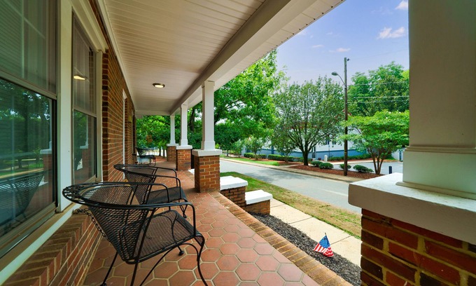 Biddleville House | 5 Minutes to Uptown