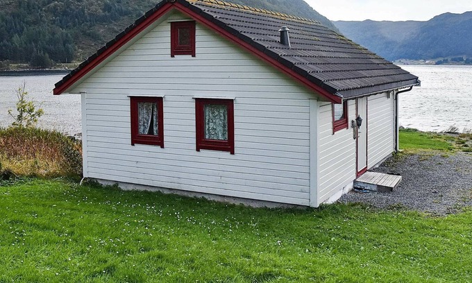 Silda House | 5 person holiday home in Selje