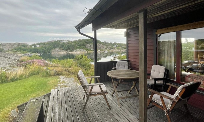 Ellos House | 5 person holiday home in ELLÖS