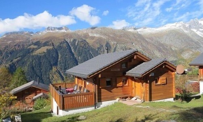 Bellwald Ski Chalet | 5 star chalet with stunning views, top location, free Wi-Fi, ski-in-ski-out