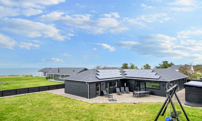 Fjellerup Strand House | 5 star holiday home in Glesborg-By Traum
