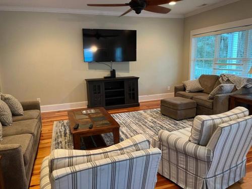 North Litchfield Beach House | 5 Star Home Away from Home Beach & Golf