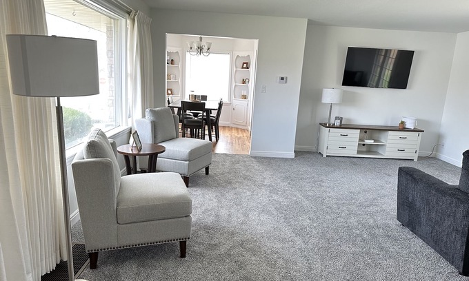 Idaho Falls House | 5 Star Home close to Mt America Center & Temple, Perfect Location, Sleeps 10