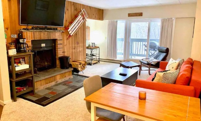 Killington Condo | 5-Star Location – Spacious 3BR/2BA Condo in Mountain Green Resort