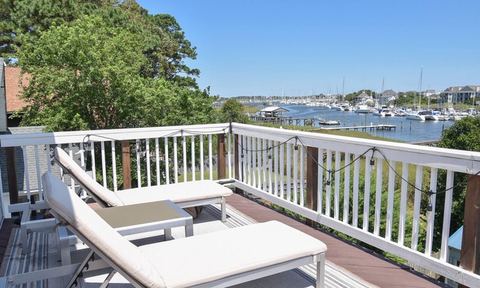 Buckroe Beach House | 5-Star Luxe private 2700sq ft retreat half acre w breathtaking views of Beach.