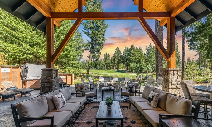 Cle Elum House | 5 Star Luxury+3 EnSuites|Overlooking Hole#4 +Discover Something Extra