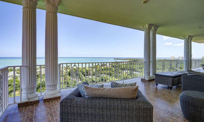 Playa Fortuna House | 5 STAR villa, STUNNING VIEWS! A/C! POOL! Close to Beaches, Kiosks, El Yunque!