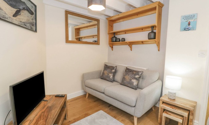 Barmouth Cottage | 5 TAI ISA, family friendly, character holiday cottage in Barmouth