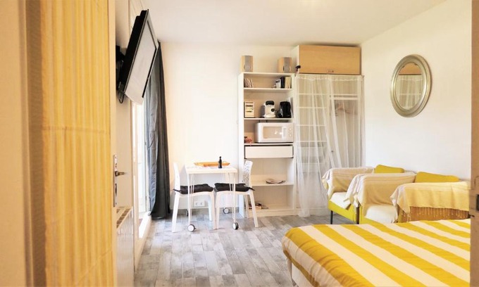 La Grande-Motte Apartment | 5 toits et mois Studio 2 pers Parking privatif Balcon et WIFI 10 mn plage et centre ville a pied