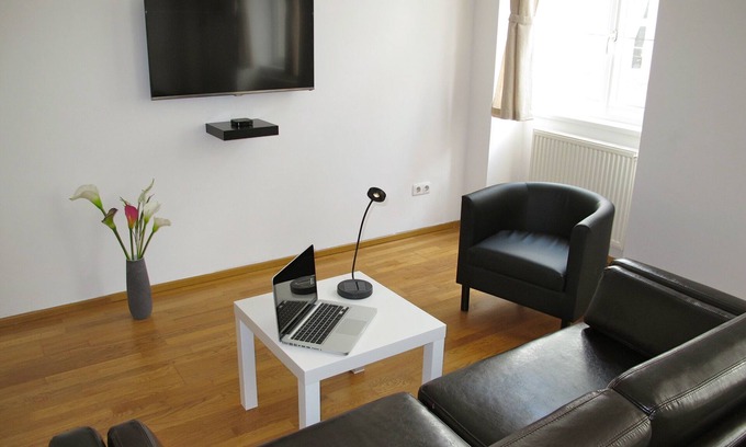 Landstrasse Apartment | 5* Top class, Newly renovated, bright, quiet apartment next to belvedere garden