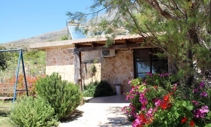 Triopetra House | 50 m² House ∙ 2 bedrooms ∙ 5 guests