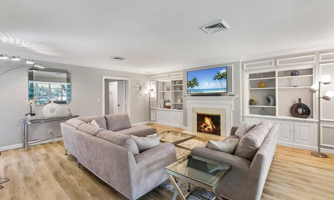 Harbor Beach House | 50% off Best Spot Lauderdale Beach,Eats & Las Olas