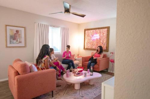 Westside House | 50 Shades of Pink-Hot Tub!