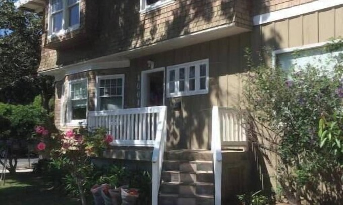 University South Apartment | 500 #2 1 bedroom/1 bathroom downtwn