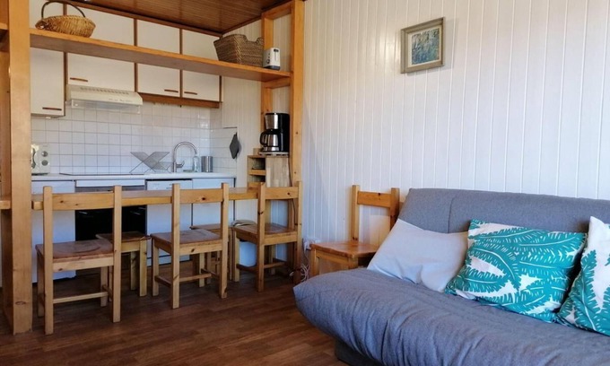Cognet Apartment | 50m from ski slopes, 2nd floor, balcony, tv, ski locker, 44m², Alpe d'Huez