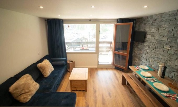 Les Avanchers-Valmorel Apartment | 50m from ski slopes, 1st floor, view mountain, balcony, ski locker, 34m², Valmorel