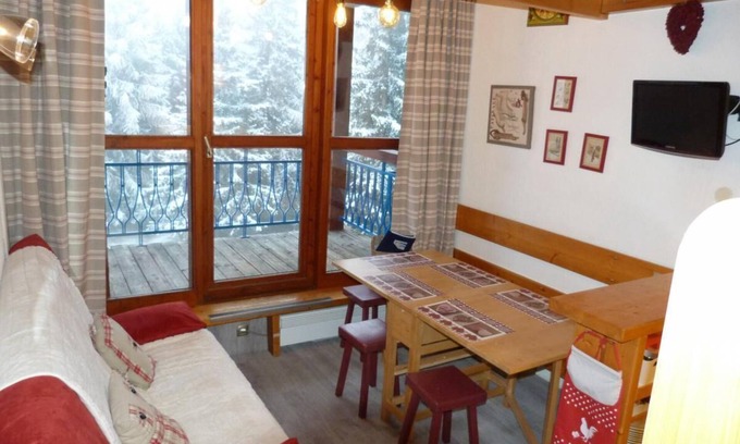 Arc-1800 Apartment | 50m from ski slopes, 4th floor, view firs, balcony, tv, ski locker, 35m², Les Arcs