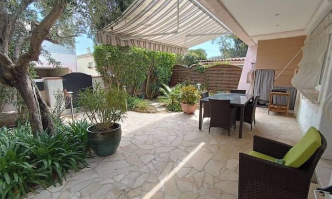 Saint-Aygulf Apartment | 50m2 in a quiet central location, close to sea and market