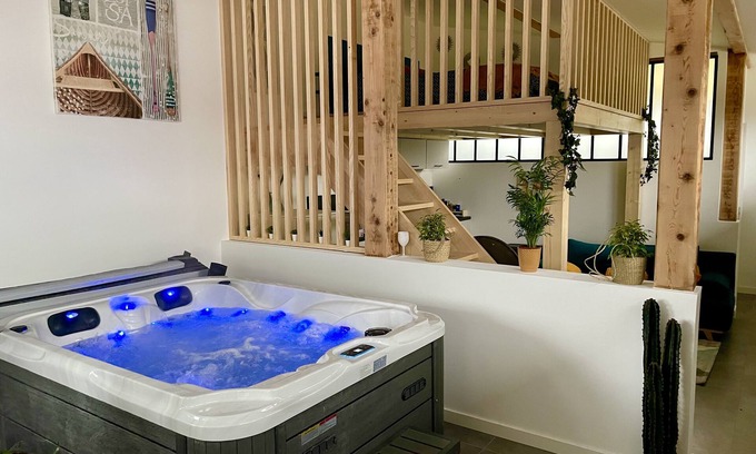 Cessenaz Apartment | 50m2 loft with private Jacuzzi and terrace