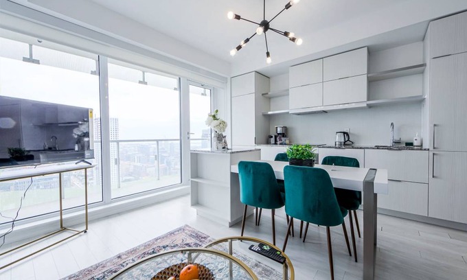 Bay Street Corridor Apartment | 51 m² Apartment ∙ 2 bedrooms ∙ 4 guests