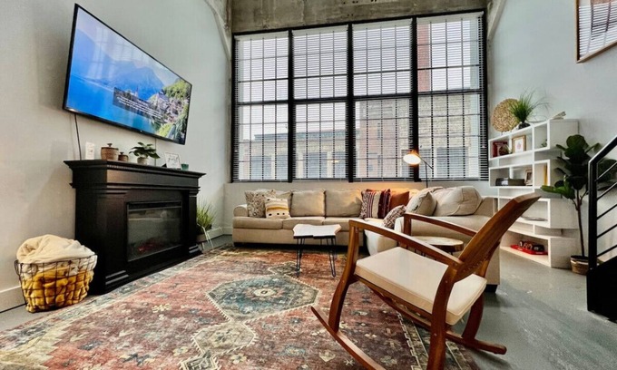 Otterbien Home Apartment | 5106 Peters Cartridge Factory · New renovated Loft in Old factory by Kings Island