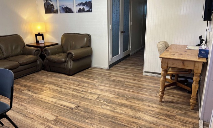 Hawthorne House | 5135 SweetHome-Beaches, LAX Airport and Freeway405&105 nearby