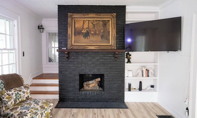 Owensboro House | 524 West 15th Street - SLEEPS UP TO 14