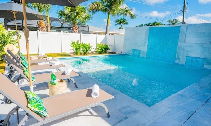 Naples Park Villa | 5331 Aqua Haven - Waterfall Pool