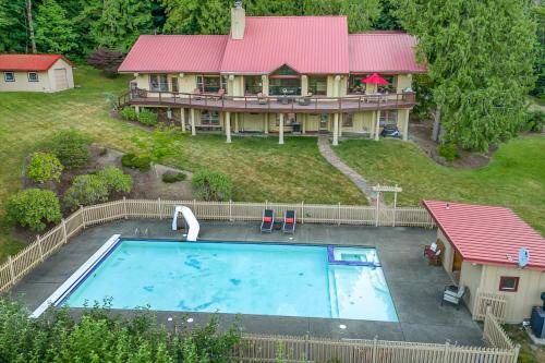 Fall City House | 534 m² House ∙ 4 bedrooms ∙ 10 guests