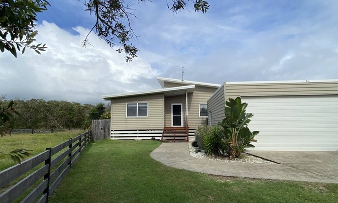 Wooli House | 54 Kendall - Surrounded by Yuragrir National Park