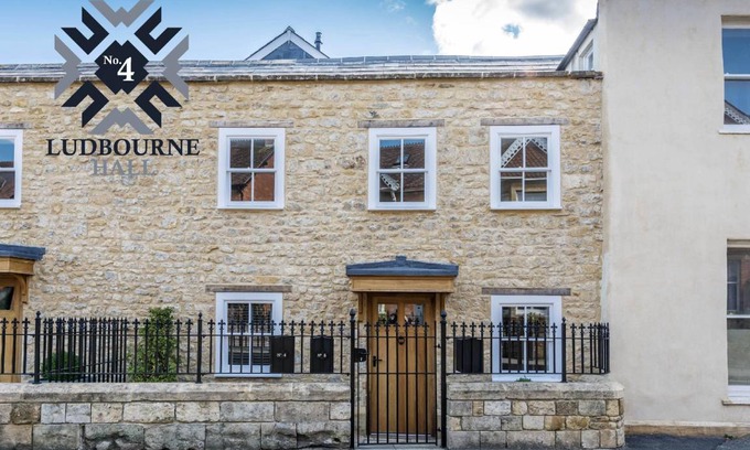 Sherborne Apartment | 54 m² Apartment ∙ 1 bedroom ∙ 4 guests