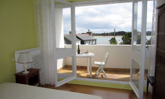 Tregastel Apartment | 54 m2 apartment near the beach - sea and rocks in Trégastel