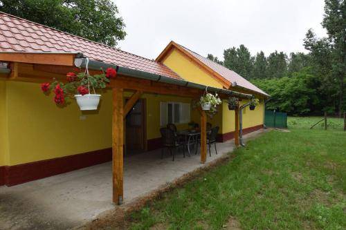 Nyarsapat House | 54 m² House ∙ 2 bedrooms ∙ 4 guests