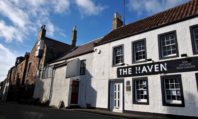 Cellardyke House | 54 On the Rocks- characterful coastal cottage