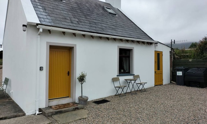 Glenveagh Cottage | 55 m² Cabin ∙ 2 bedrooms ∙ 4 guests