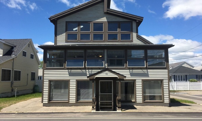 Wells Beach Condo | 55 SECOND WALK TO WELLS BEACH-RENOVATED KITCHEN/BATH-LARGE YARD
