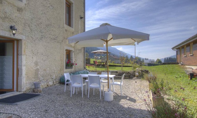 Mijoux House | 57 m² Gîte ∙ 2 bedrooms ∙ 6 guests