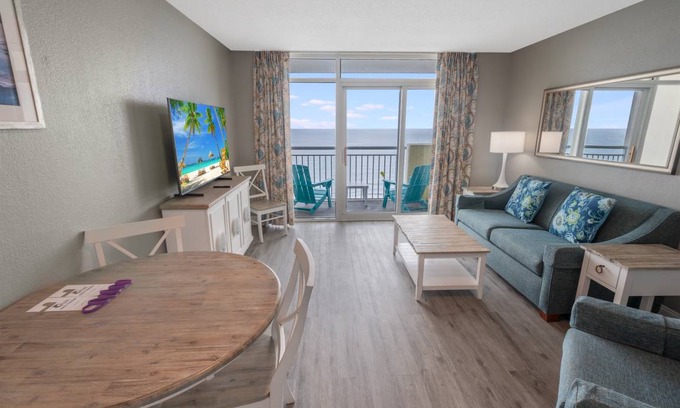 Crescent Beach Condo | 58 m² Condo ∙ 1 bedroom ∙ 6 guests