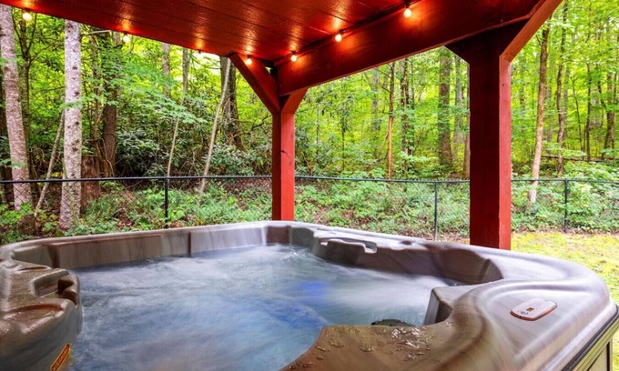 Cosby Cabin | 5BR Cabin w/Privacy! Hot Tub + Firepit/Yard*Arcade