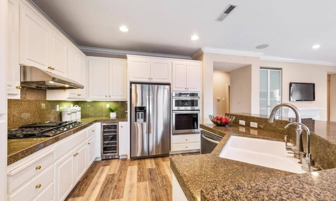 Edenvale House | 5BR Home Modern & Spacious for Business & Family