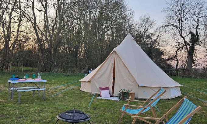 Howlett End RV Rental | 5m Bell Tents-Glamping in picturesque 6 acre feld tucked away in the countryside