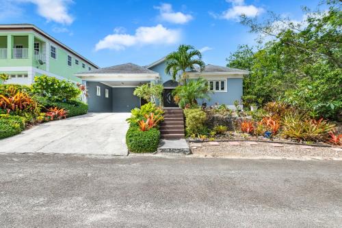 Westwind House | 5min Walk from Love Beach A Spacious Home in Nassau