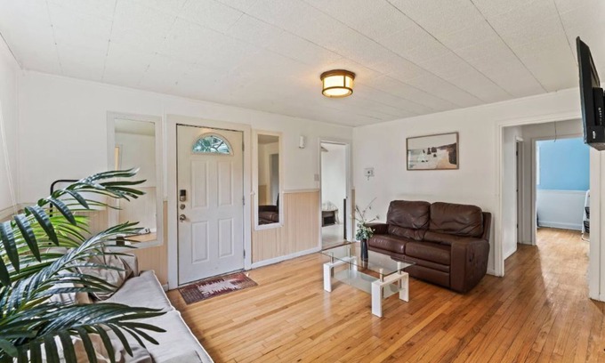 Monroe Heights House | 5mins to boyce park ski lodge, cozy family home