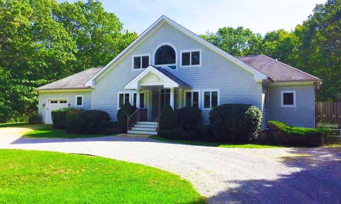 Noyack House | 6 Bedroom, 5 Bath Home with Pool, Sag Harbor - Near Bridgehampton