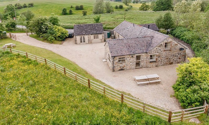 Bradbourne Cottage | 6 bedroom accommodation in Bradbourne